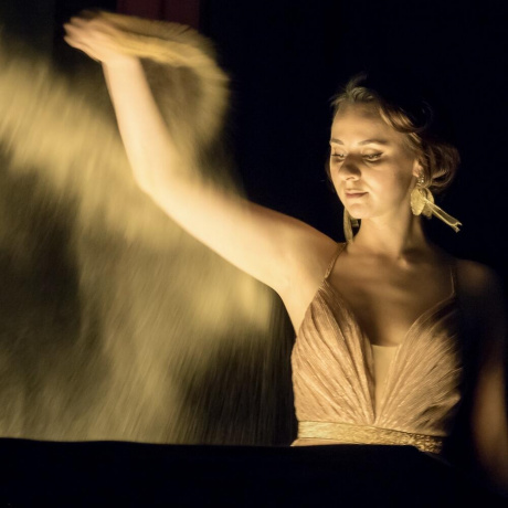 Queen of Sand | Motion