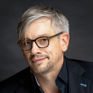 Künstlerbild von Mathias Tretter - „Nachgetrettert – der satirische Jahresrückblick“